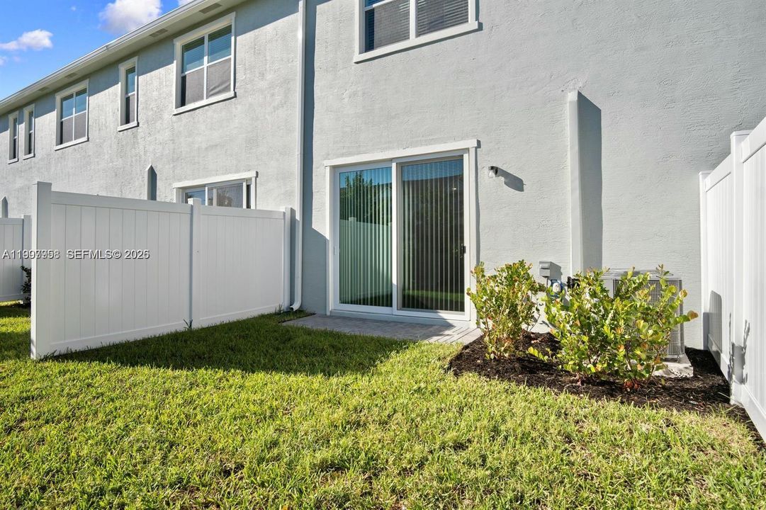 For Sale: $385,000 (3 beds, 2 baths, 1632 Square Feet)