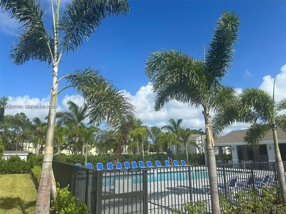 For Sale: $385,000 (3 beds, 2 baths, 1632 Square Feet)
