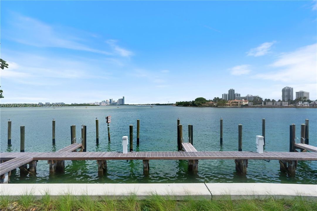 For Sale: $2,450,000 (3 beds, 3 baths, 2333 Square Feet)