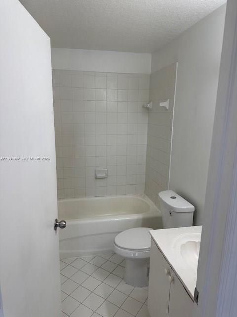 En Venta: $199,900 (2 camas, 2 baños, 815 Pies cuadrados)