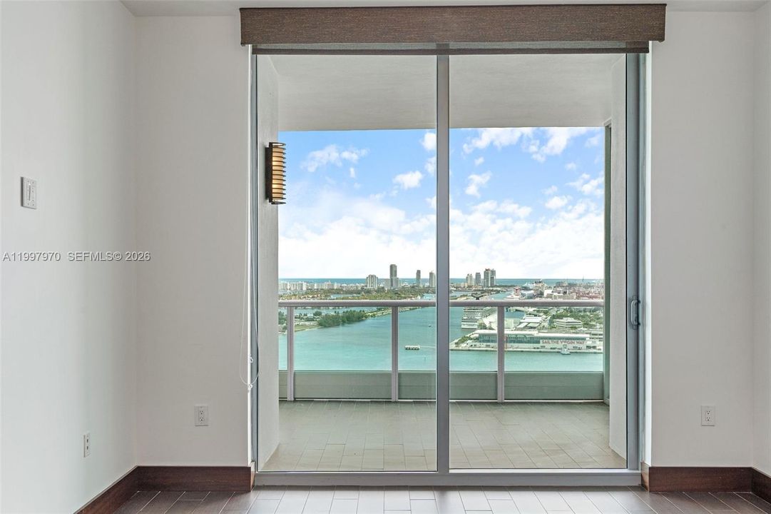 For Sale: $999,000 (2 beds, 3 baths, 1575 Square Feet)