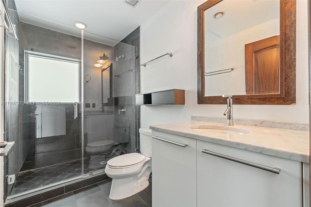 For Sale: $999,000 (2 beds, 3 baths, 1575 Square Feet)