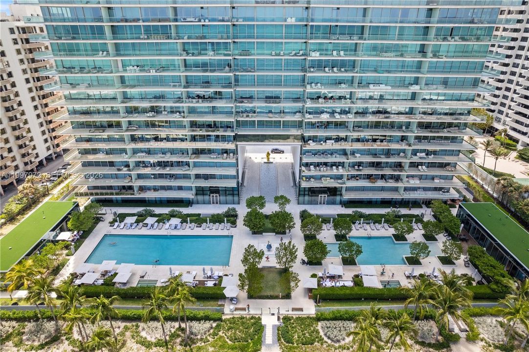 В аренду: $60,000 (3 спален, 4 ванн, 4185 Квадратных фут)