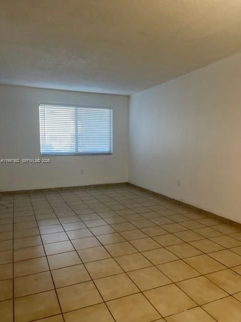 En Venta: $215,000 (2 camas, 1 baños, 723 Pies cuadrados)
