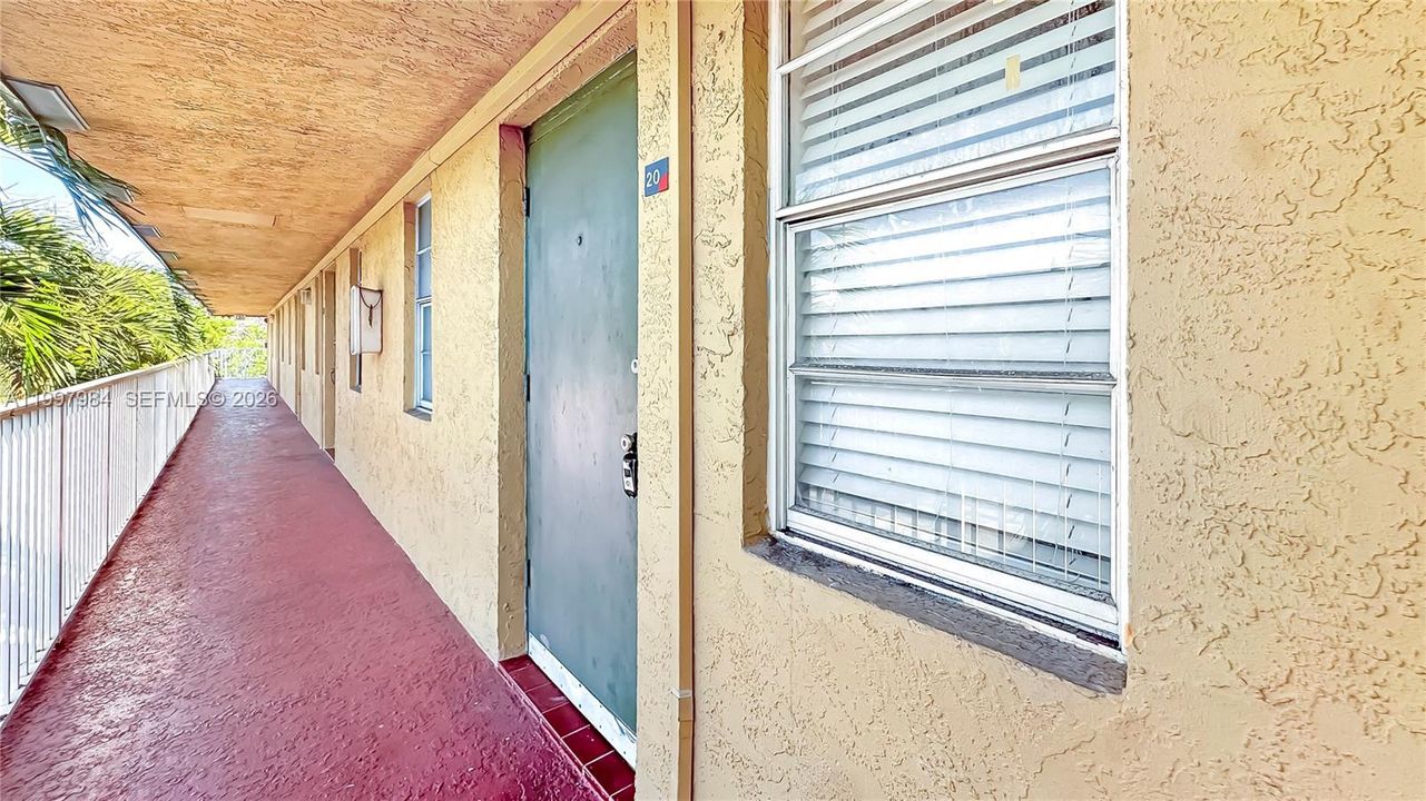 На продажу: $140,000 (1 спален, 1 ванн, 412 Квадратных фут)