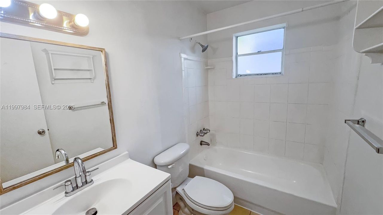 На продажу: $140,000 (1 спален, 1 ванн, 412 Квадратных фут)