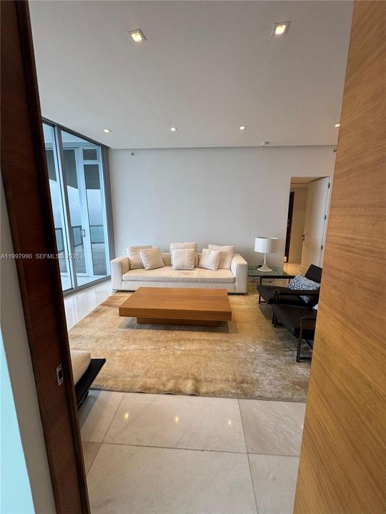 Activo con contrato: $10,000 (2 camas, 3 baños, 1487 Pies cuadrados)