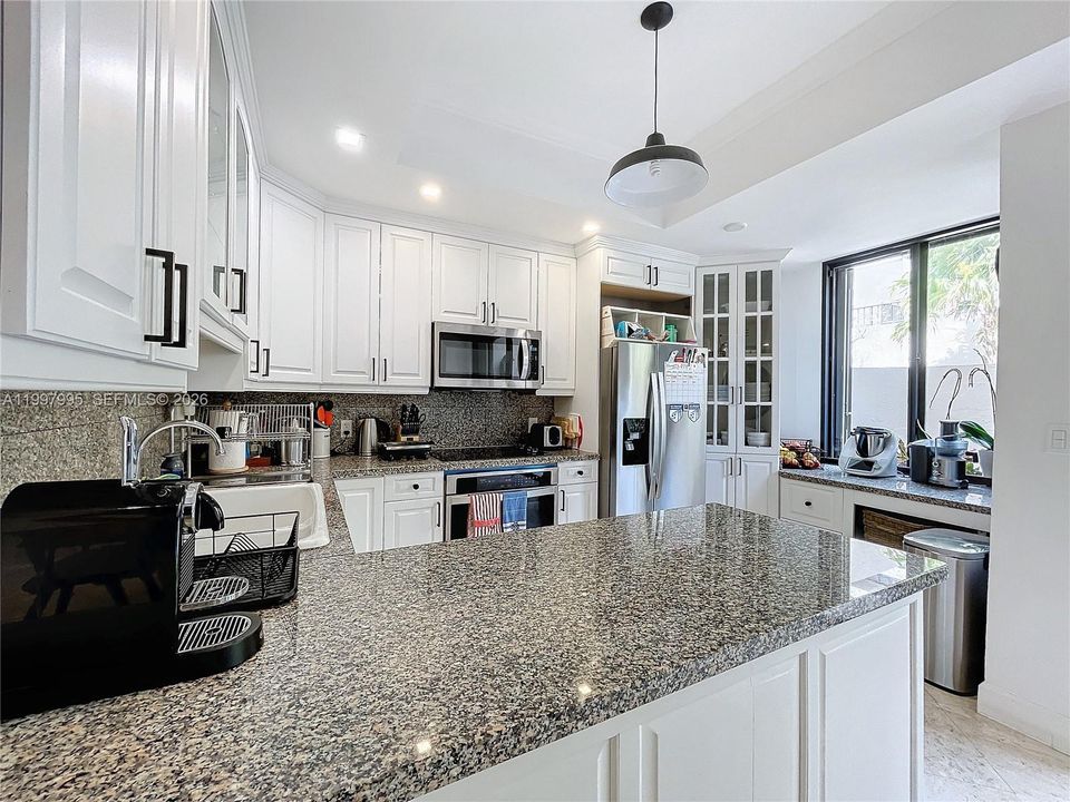 For Sale: $3,000,000 (3 beds, 2 baths, 2604 Square Feet)
