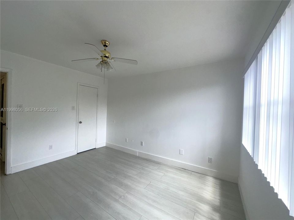 For Rent: $1,700 (1 beds, 1 baths, 808 Square Feet)