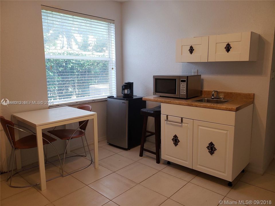 En Renta: $1,599 (1 camas, 1 baños, 1819 Pies cuadrados)