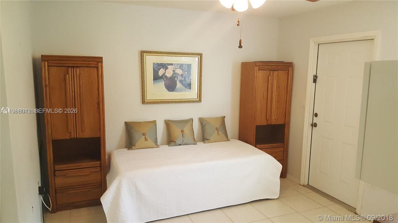 En Renta: $1,599 (1 camas, 1 baños, 1819 Pies cuadrados)