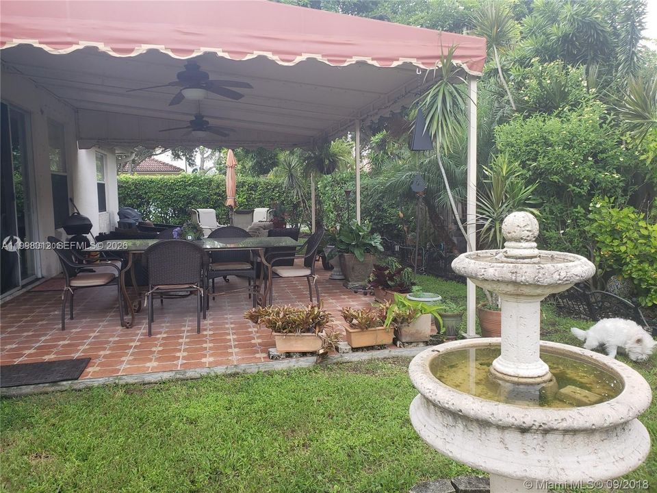 En Renta: $1,599 (1 camas, 1 baños, 1819 Pies cuadrados)