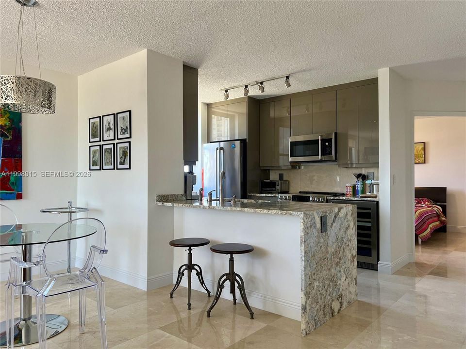 В аренду: $3,500 (2 спален, 2 ванн, 1075 Квадратных фут)