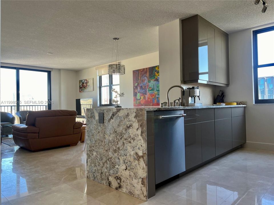 В аренду: $3,500 (2 спален, 2 ванн, 1075 Квадратных фут)