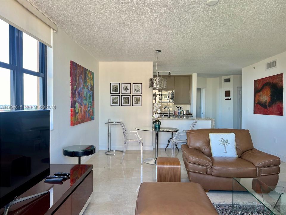 В аренду: $3,500 (2 спален, 2 ванн, 1075 Квадратных фут)
