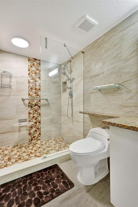 Primary En-Suite Bathroom