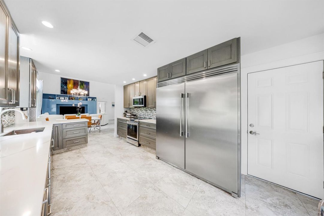 3630 Dunes Vista Dr-Pompano Beach, Valen