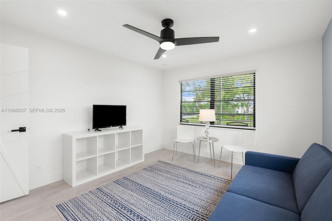 En Venta: $245,000 (2 camas, 1 baños, 840 Pies cuadrados)