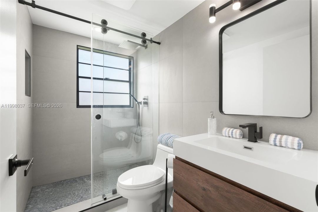 En Venta: $245,000 (2 camas, 1 baños, 840 Pies cuadrados)