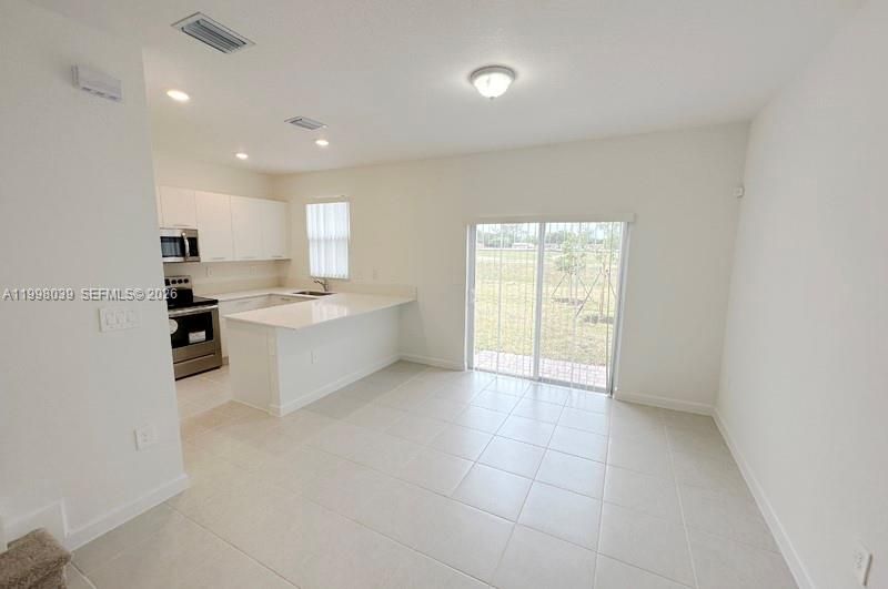 For Sale: $454,000 (3 beds, 2 baths, 1483 Square Feet)