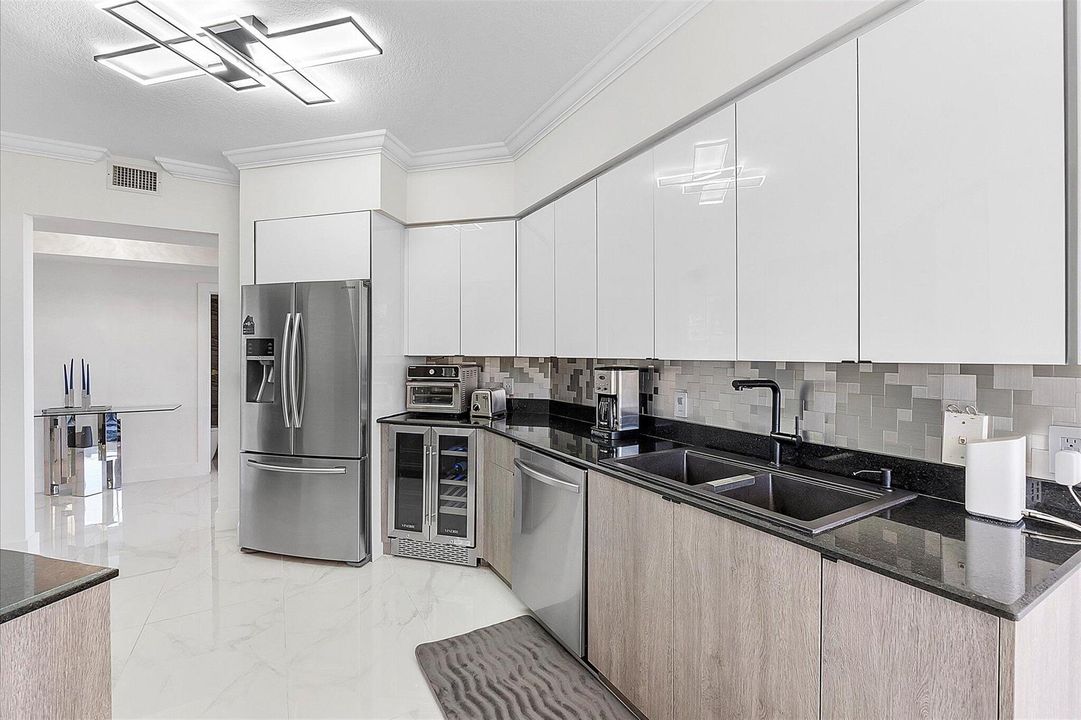 049-3100 N Ocean Blvd u601_017