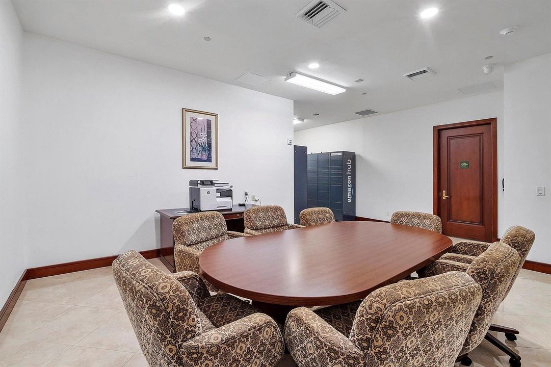 093-007_LHI Conf Rm-Amazon Hub