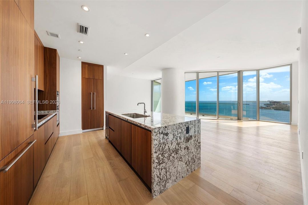 For Sale: $4,280,000 (3 beds, 3 baths, 1946 Square Feet)
