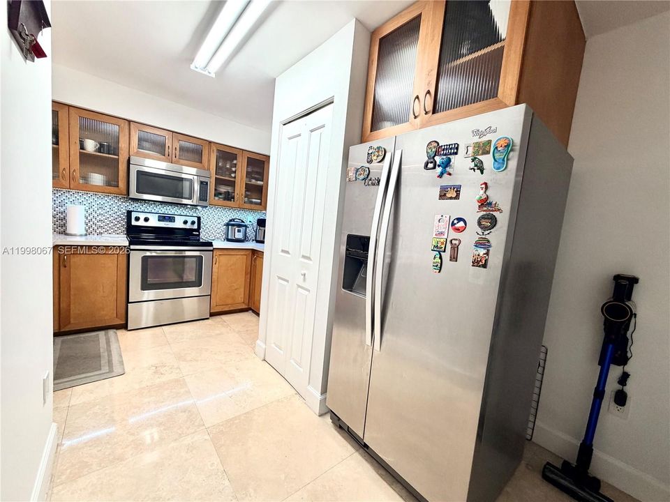 Recently Rented: $2,399 (2 beds, 1 baths, 850 Square Feet)