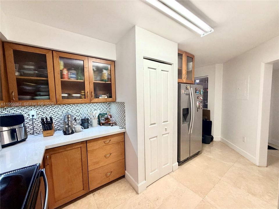 Recently Rented: $2,399 (2 beds, 1 baths, 850 Square Feet)