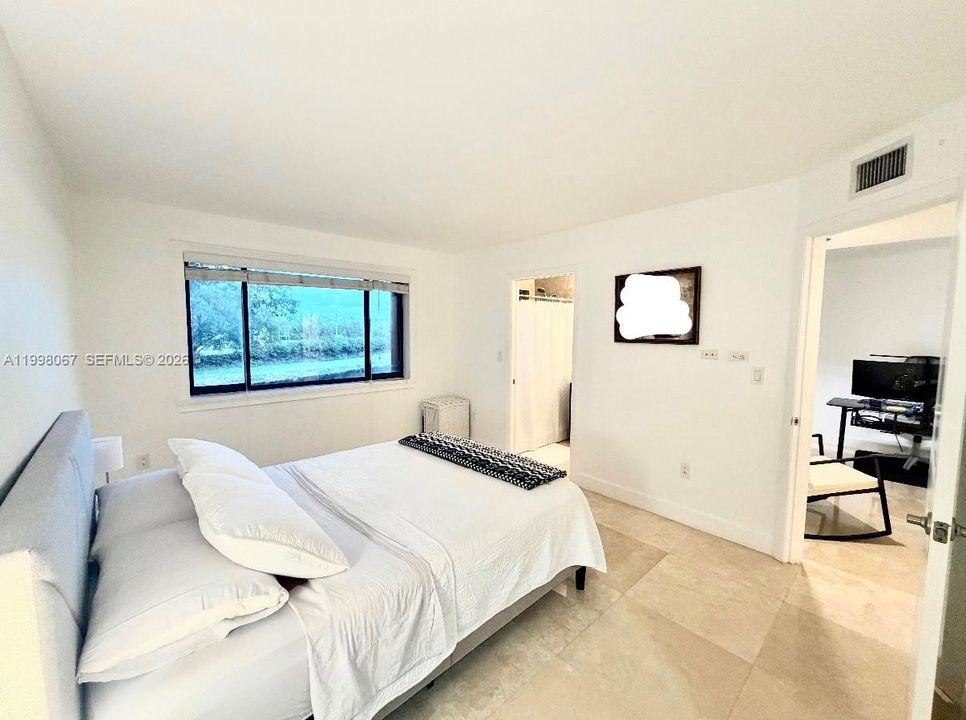 Recently Rented: $2,399 (2 beds, 1 baths, 850 Square Feet)