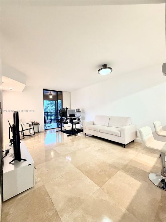 Recently Rented: $2,399 (2 beds, 1 baths, 850 Square Feet)
