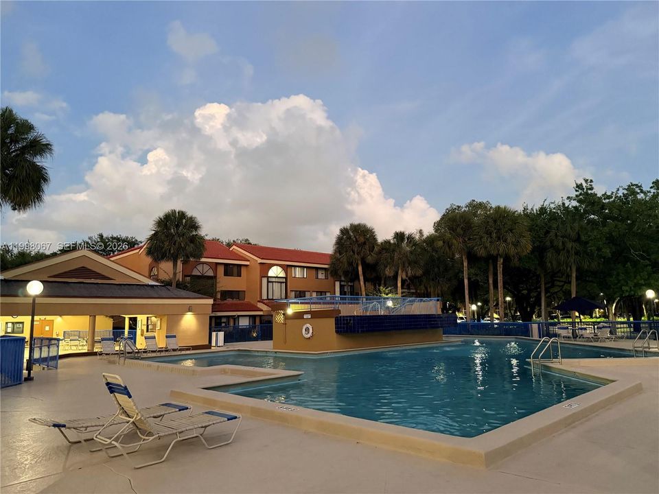 Recently Rented: $2,399 (2 beds, 1 baths, 850 Square Feet)