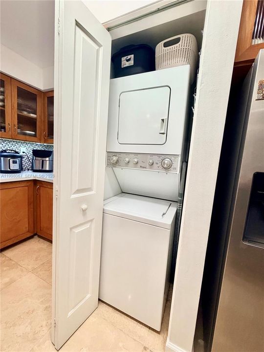 Recently Rented: $2,399 (2 beds, 1 baths, 850 Square Feet)