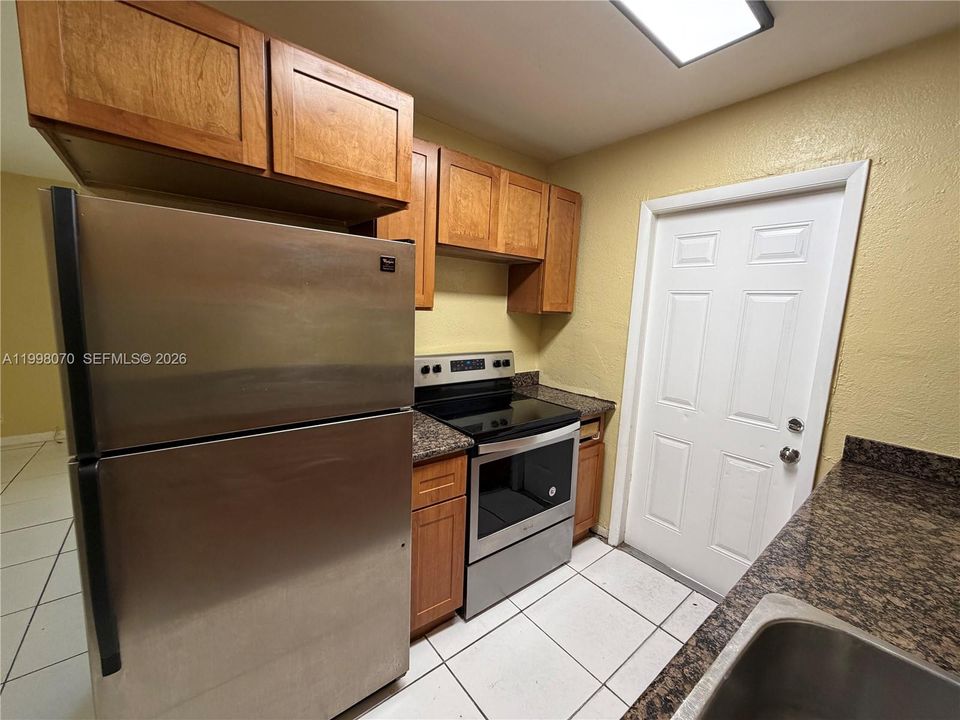 Recientemente alquilado: $1,450 (1 camas, 1 baños, 650 Pies cuadrados)