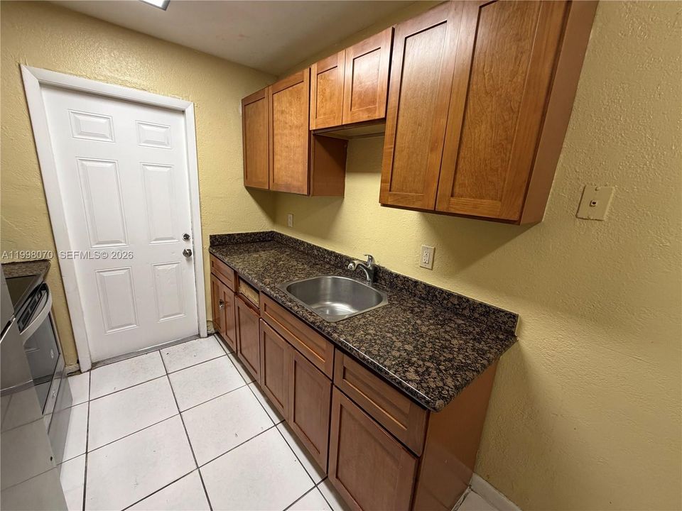 Recientemente alquilado: $1,450 (1 camas, 1 baños, 650 Pies cuadrados)
