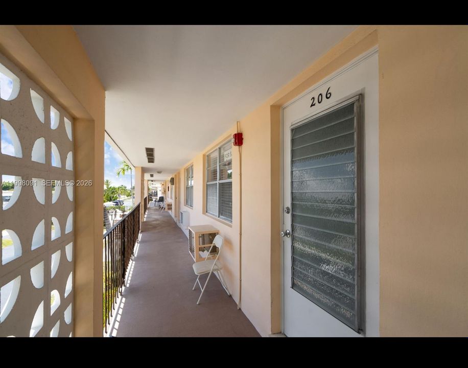 For Sale: $145,000 (1 beds, 1 baths, 600 Square Feet)