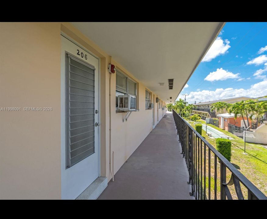 For Sale: $145,000 (1 beds, 1 baths, 600 Square Feet)