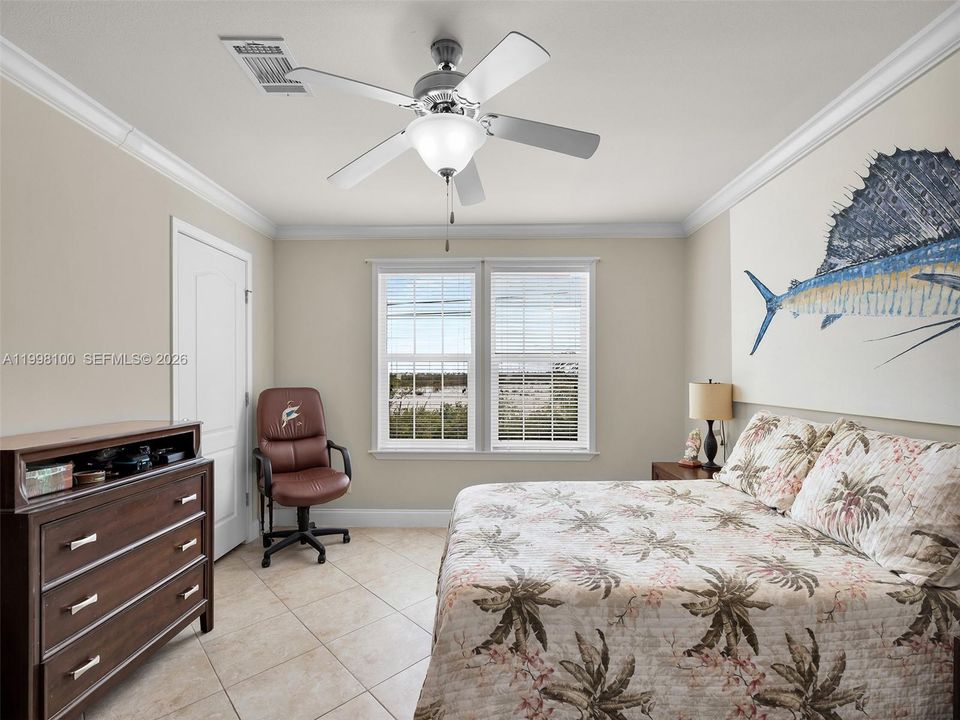 For Sale: $895,000 (3 beds, 2 baths, 1296 Square Feet)