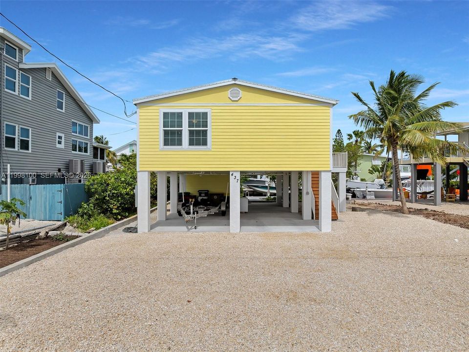 For Sale: $895,000 (3 beds, 2 baths, 1296 Square Feet)