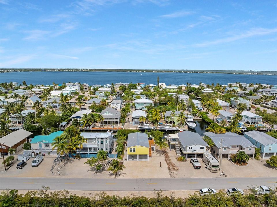 For Sale: $895,000 (3 beds, 2 baths, 1296 Square Feet)