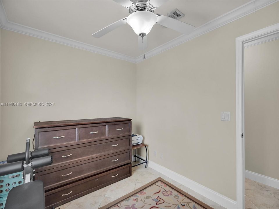 For Sale: $895,000 (3 beds, 2 baths, 1296 Square Feet)