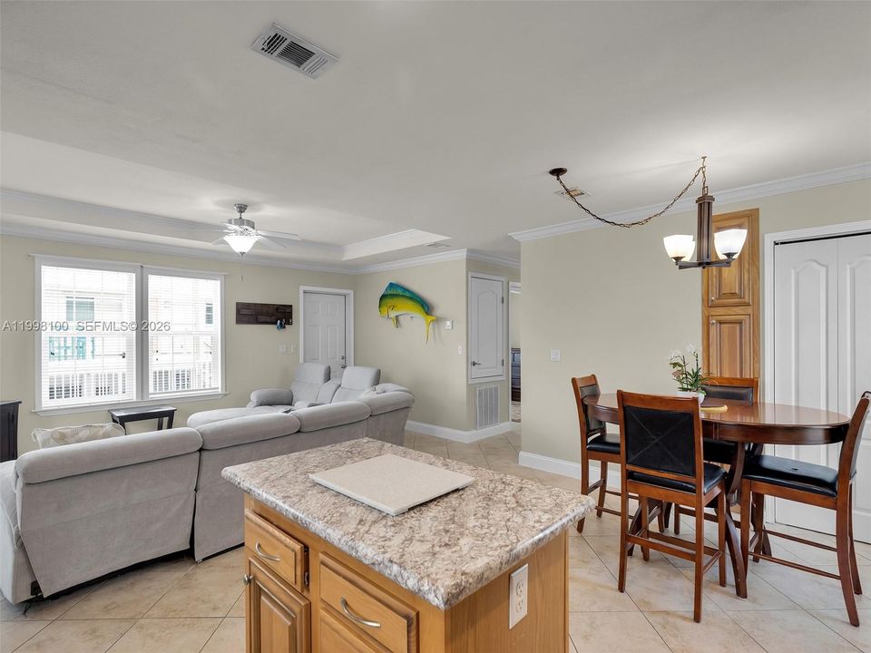 For Sale: $895,000 (3 beds, 2 baths, 1296 Square Feet)