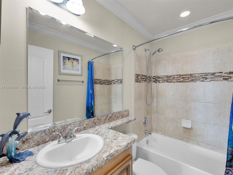 For Sale: $895,000 (3 beds, 2 baths, 1296 Square Feet)