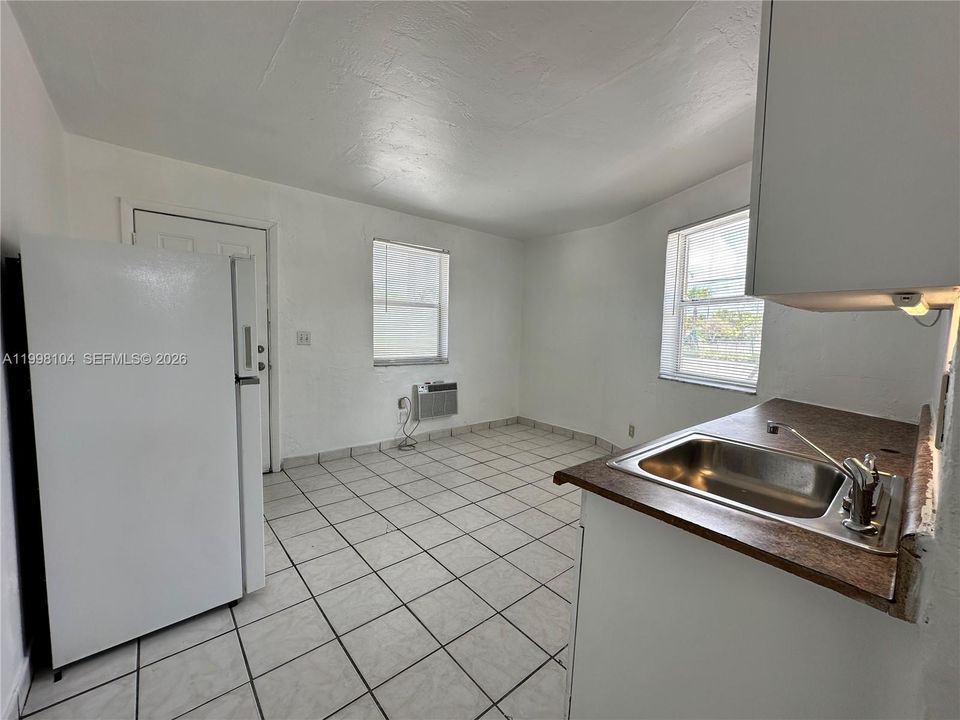 For Rent: $1,050 (0 beds, 1 baths, 0 Square Feet)