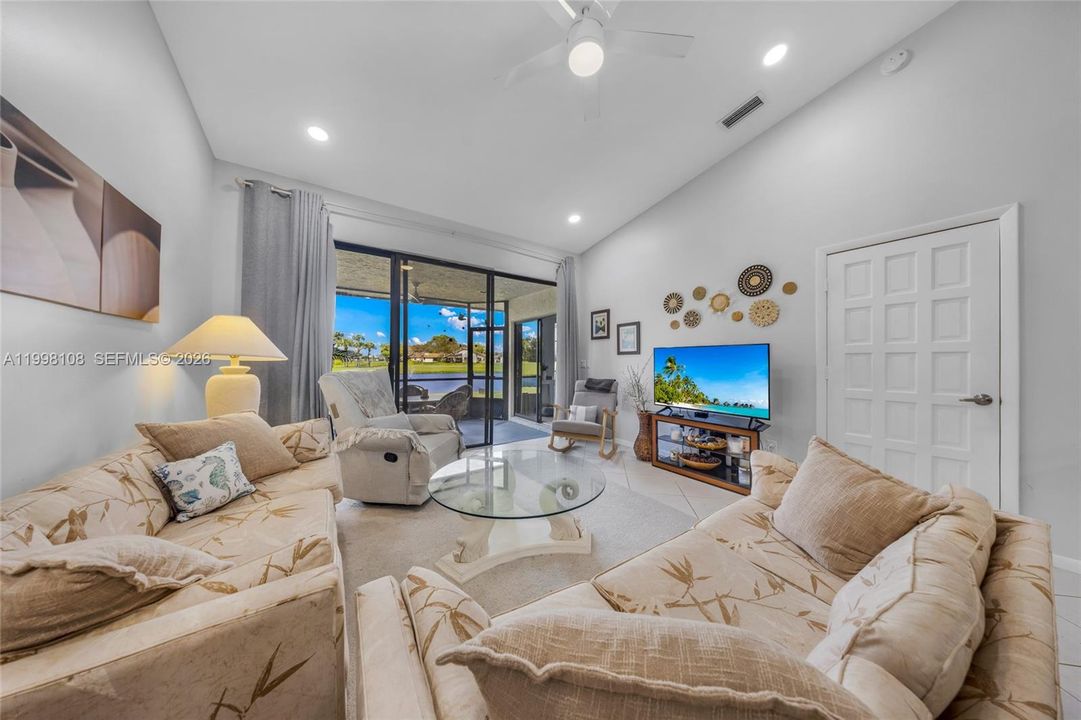 For Sale: $305,000 (2 beds, 2 baths, 1332 Square Feet)