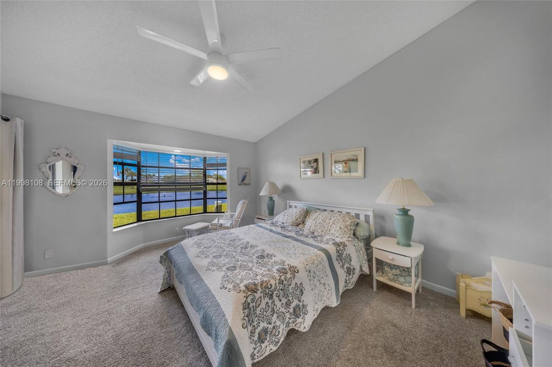 For Sale: $305,000 (2 beds, 2 baths, 1332 Square Feet)