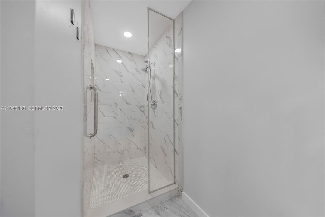 For Sale: $305,000 (2 beds, 2 baths, 1332 Square Feet)