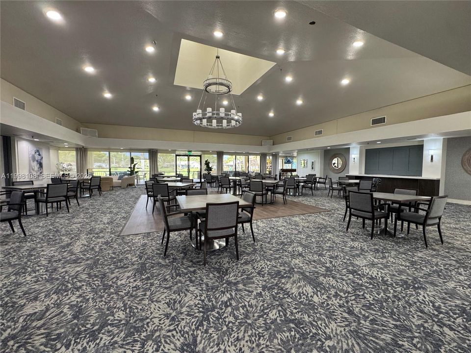 For Sale: $305,000 (2 beds, 2 baths, 1332 Square Feet)