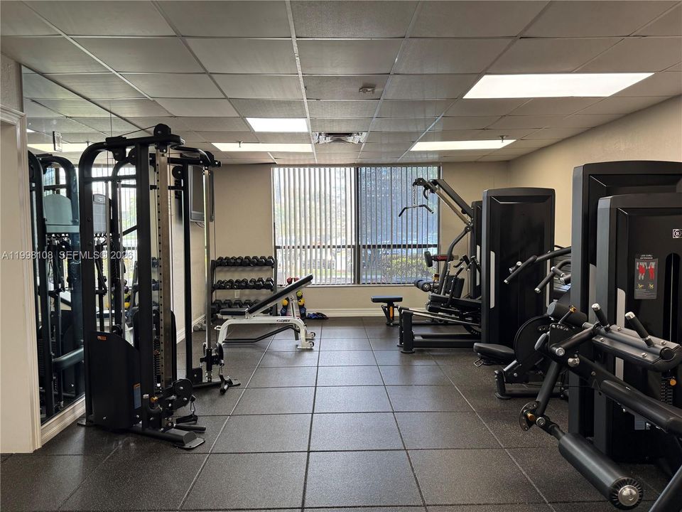 For Sale: $305,000 (2 beds, 2 baths, 1332 Square Feet)