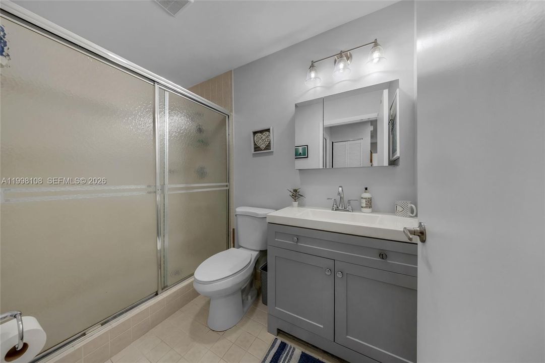 For Sale: $305,000 (2 beds, 2 baths, 1332 Square Feet)